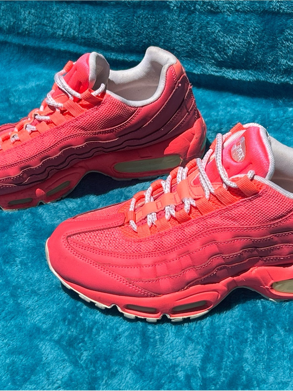 Nike Air Max 95- Vibrant Coral/Hot Pink - Picture 3 of 10